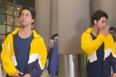 Aryan Khan Accepts Red Rose From Fan, Greets 'Salaam'; Shah Rukh Khan Admirers Have Meltdown