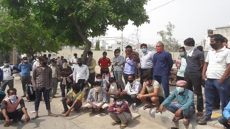 Lockdown Lament: A Painful Wait at Delhi's Labour Chowk as Some Seek Jobs, Other Wish to Go Home