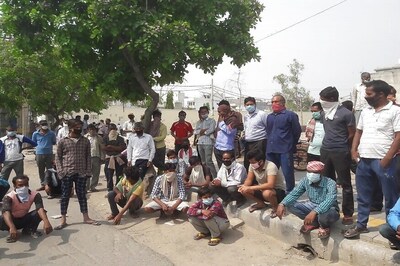 Lockdown Lament: A Painful Wait at Delhi's Labour Chowk as Some Seek Jobs, Other Wish to Go Home