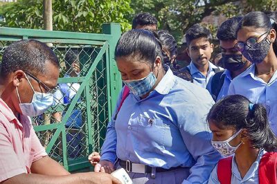 Viral Message Claiming No Board Exam for Class 10 Under NEP is Fake, Clarifies PIB