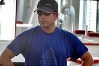 Sachin lands in 'cake controversy'