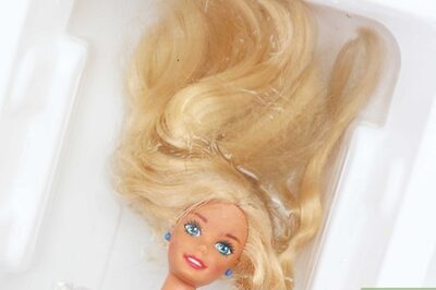 How to Take Care of an Old Barbie Doll's Hair