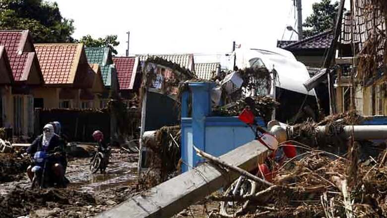 6.8 quake hits Philippines, tsunami alert issued
