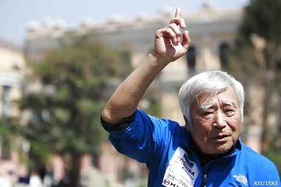 80-year-old Japanese is the oldest to scale Everest