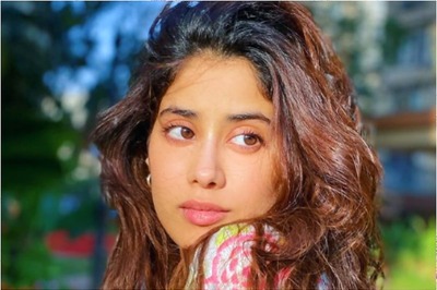 Here's What Janhvi Kapoor Did When Fan Asked Her for a Kiss