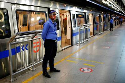 Delhi Metro, Intrastate Buses to Run at 50% Seating Capacity During Yellow Alert: Covid Action Plan