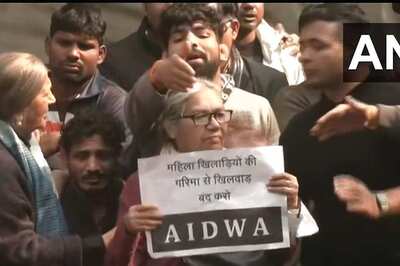 'Don't Politicise': CPI(M) Leader Brinda Karat Asked to Step Off Stage at Wrestlers' Jantar Mantar Protest