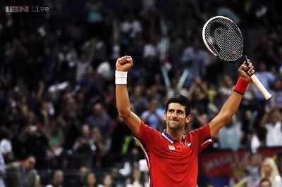Djokovic crushes Wawrinka to reach Paris semis