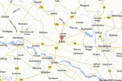 2 killed, 4 injured in road mishap