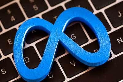 Meta Shares Sink 20% as Facebook Loses Daily Users for the First Time