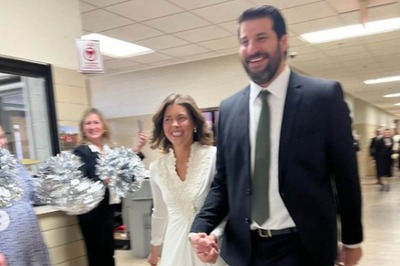 Kindergarten Teacher Gets Married In School With Her Students In Attendance