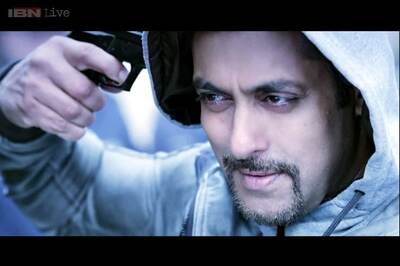 Making 3 green lights in a row, rapping perfectly with an Eminem song, or persuading the auto guy to 'go by the meter': 10 ways to find the 'Kick' in real life