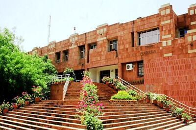 Negative RT-PCR Report or Quarantine, JNU Revises COVID-19 Guidelines