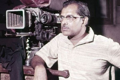 Hrishikesh Mukherjee Birth Anniversary: Looking Back at 5 of His Most Iconic Films
