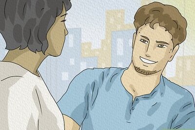 25 Common Signs a Married Guy Is Into You