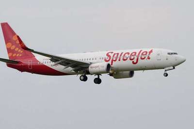SpiceJet Sacks Pilot for Asking Air Hostess to Sit in Cockpit