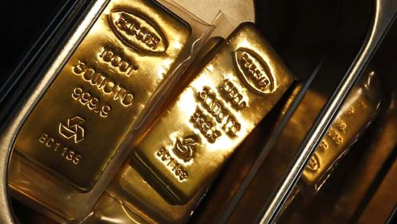Customs officials seize 15 kilogram gold at Delhi airport