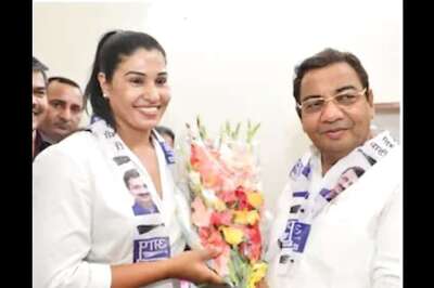 Haryana Polls: Who is Kavita Dalal, WWE Wrestler a.k.a 'Lady Khali, AAP Has Fielded Against Vinesh Phogat?