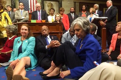 US Lawmakers Resort to Sit-In Over Gun Control; House Erupts In Chaos