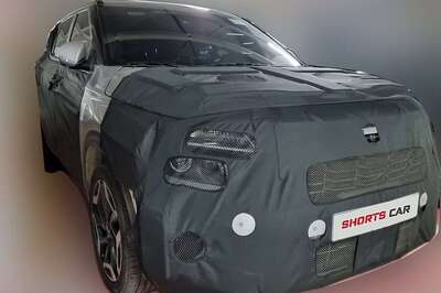 Kia Seltos Facelift Spy Shots Reveal New Alloy Wheel Design and More