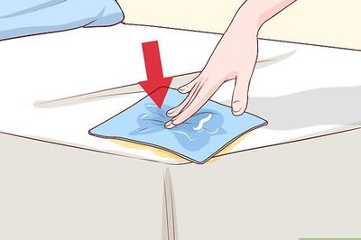 How to Get Cat Urine Out of a Mattress