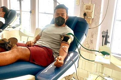 Jeje Lalpekhlua Comes Forward to Donates Blood Amid Country-wide Lockdown Due to Coronavirus