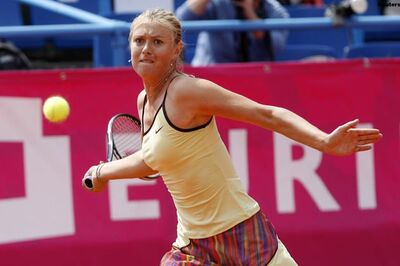 Sharapova, Azarenka reach Stanford final