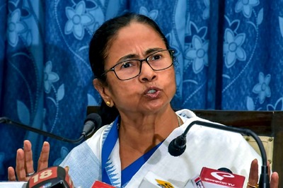 Mamata Condemns Police Action against Farmers, Says Ready to Join Protest if Invited