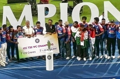 BCCI Office Bearers Present Team India with the Prize Money of Rs 125 Crores in Mumbai