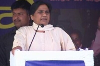 Maya slams Cong, BJP for neglecting Sikhs
