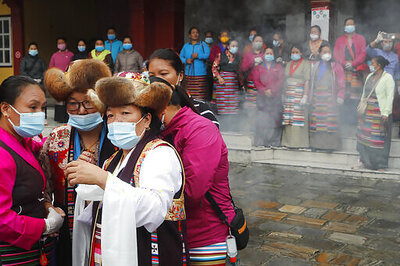 Sherpa Guide Who Climbed Everest 10 Times Cremated In Nepal