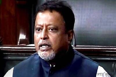 Mukul Roy at CBI office for questioning in Saradha scam