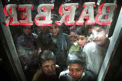 Using Single Cloth to Chop Hair & Shave Many Customers, MP Barber Ends Up Infecting 6 with Covid-19