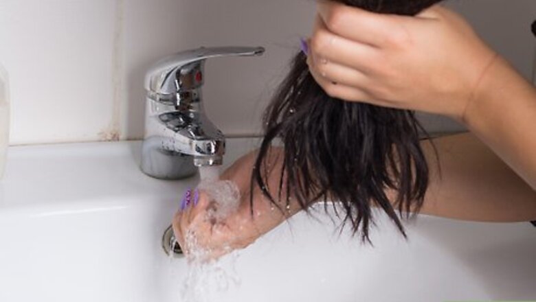 How to Scrunch Hair Without Gel & Mousse