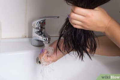 How to Scrunch Hair Without Gel & Mousse