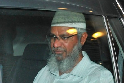 'Don’t Invite Such Illiterate People Next Time': Pakistanis Troll Zakir Naik, Slam Their Govt For Honouring Him