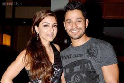 My son is lucky to find Soha as his life partner, says Kunal Khemu's father