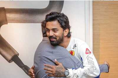 Sanjiv Goenka, KL Rahul Share a Warm Hug One Week After the Ugly 'Public Outburst' Viral Video | PICS