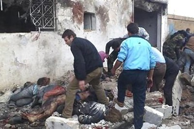 Syria: Air strike kills dozens waiting to buy bread