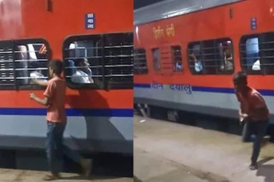 Watch: Boy, Walking On The Platform, Snatches Passenger's Phone From Moving Train