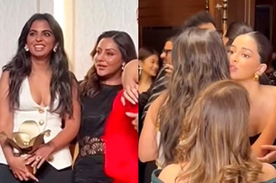 Isha Ambani Stuns at Awards Show; Kisses Ananya Panday, Poses With Gauri Khan in Viral Videos