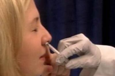 Obamas get vaccinated against H1N1 virus