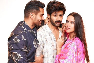 Posing with Angad Bedi, Neha Dhupia Trolls Kartik Aaryan by Calling Him 'Woh'