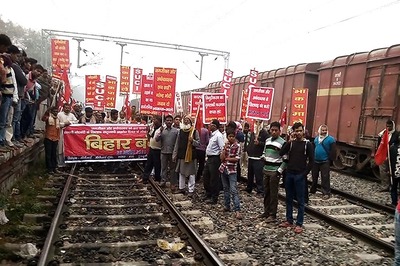 Several Trains Stopped in Bihar Over Demonetisation Protest