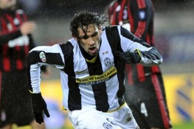 Six goal thriller sees Juventus top Milan in Turin