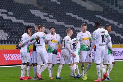 Borussia Moenchengladbach Players Give Up Wages to Help Club During Coronavirus Pandemic