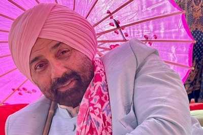 Sunny Deol Drops Cutest of All Photos As He Urges All To 'Spread Love, Be Happy!' | Check Here