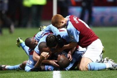 Aston Villa remain infront of a frustrated Arsenal