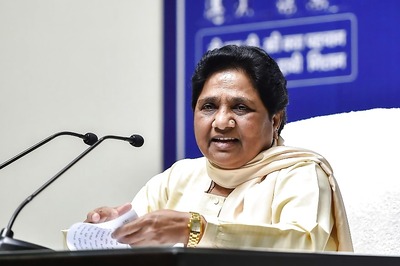 'Only Gives BJP a Chance to do Politics': Mayawati Criticises Rahul Gandhi Over Kashmir Visit