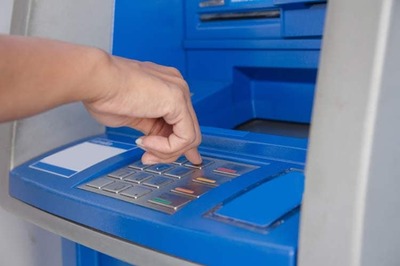 ATM dispenses 5 times extra cash due to erroneous loading